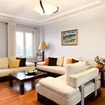 Cozy Apartment Near The Pyramid, Tirana Center